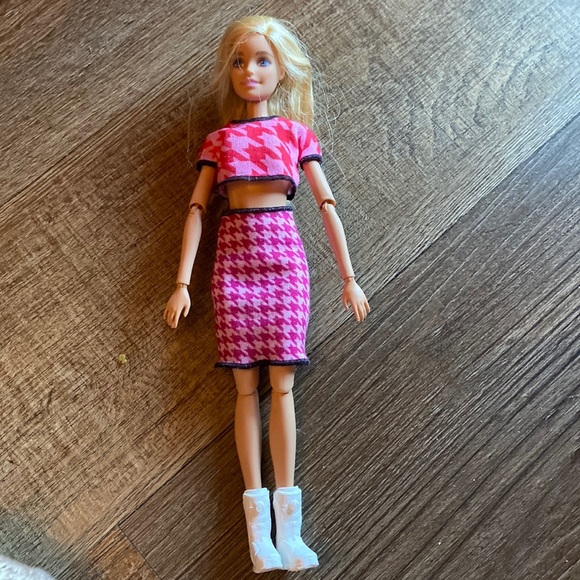 EUC Barbie Fashoinista 169 made to move - Picture 1 of 3